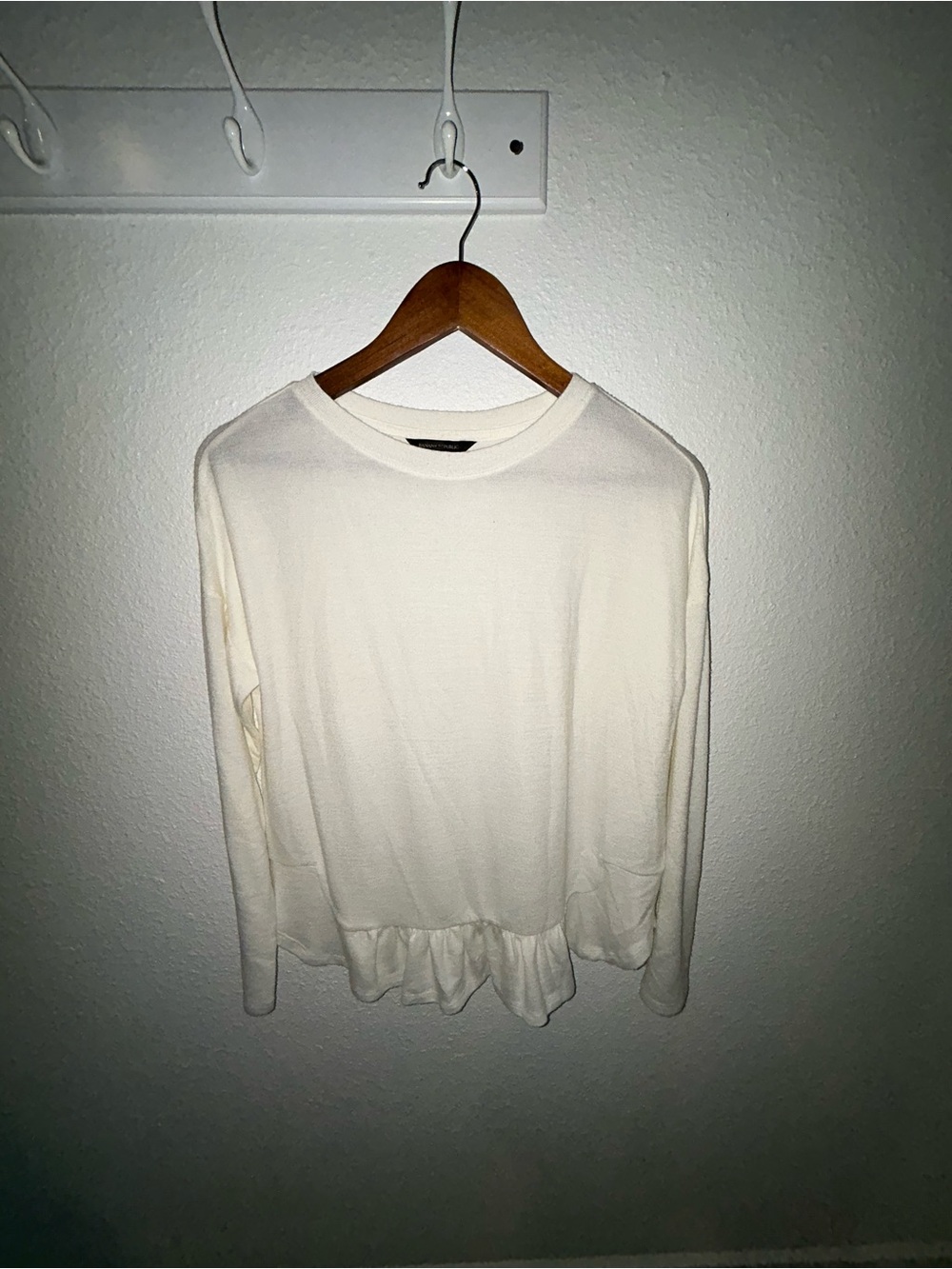 Banana Republic Cream Ruffle-Hem Long-Sleeve Tee